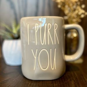 🌻 New “I Purr You” - Rae Dunn Mug